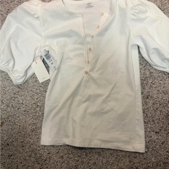 NWT Aritzia White Short Sleeve Top with Button Detail - Picture 1 of 2
